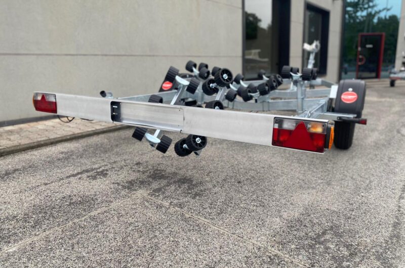 carrello barca 1300 1500 1800 kg (7)
