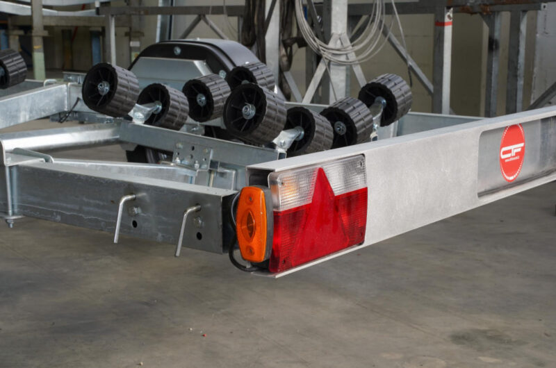 carrello gommone 6 metri (1)