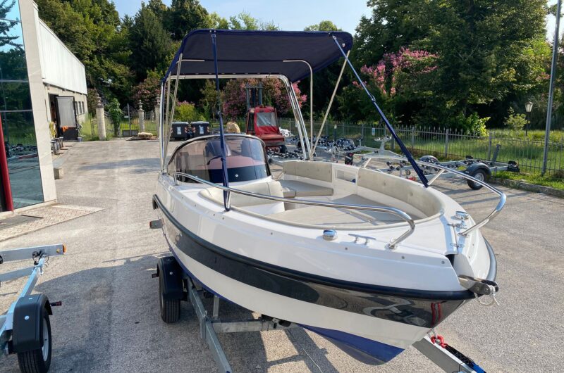 barca per laguna di venezia