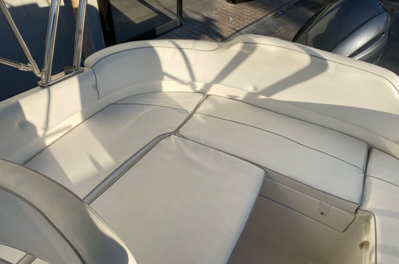 Apri foto 290bf0a9-d342-4723-a986-c4b05fd4e288 Foto PRONTA CONSEGNA Marinello 650 Cabin + Yamaha F150 4 tempi - 12