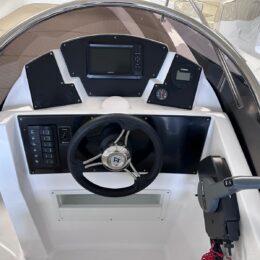 Usato Marinello Eden 590 Open senza patente (6) Foto Usato Marinello Eden 590 + Yamaha F40 GETL SUPREME - 9