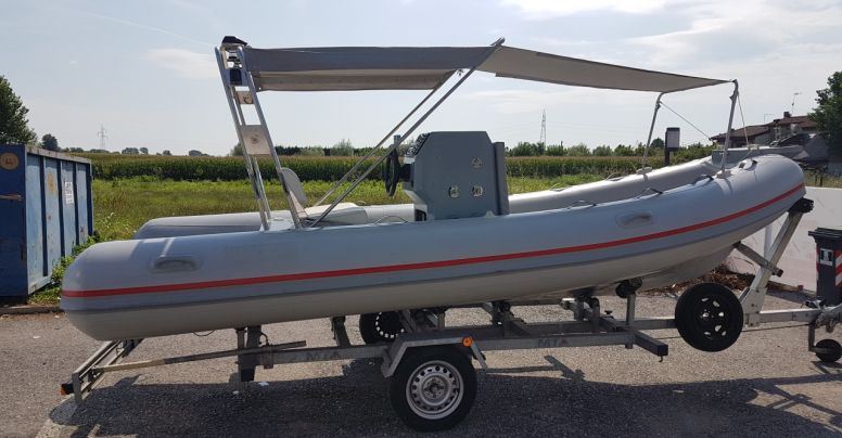 Gommone Usato 5 metri con Carrello Stradale