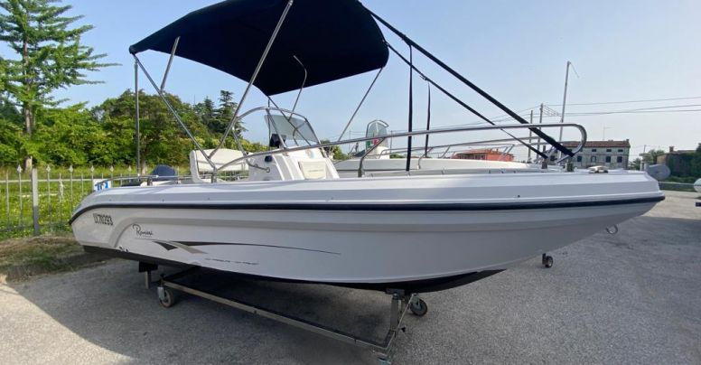 Usato Open Ranieri Voyager 19 S + Yamaha F40 60 4 TEMPI